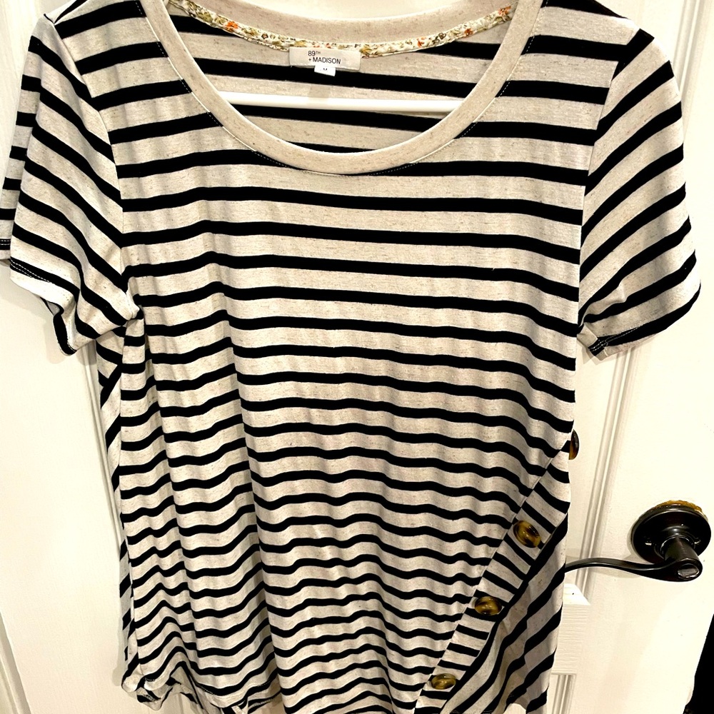 89th + Madison striped tshirt medium